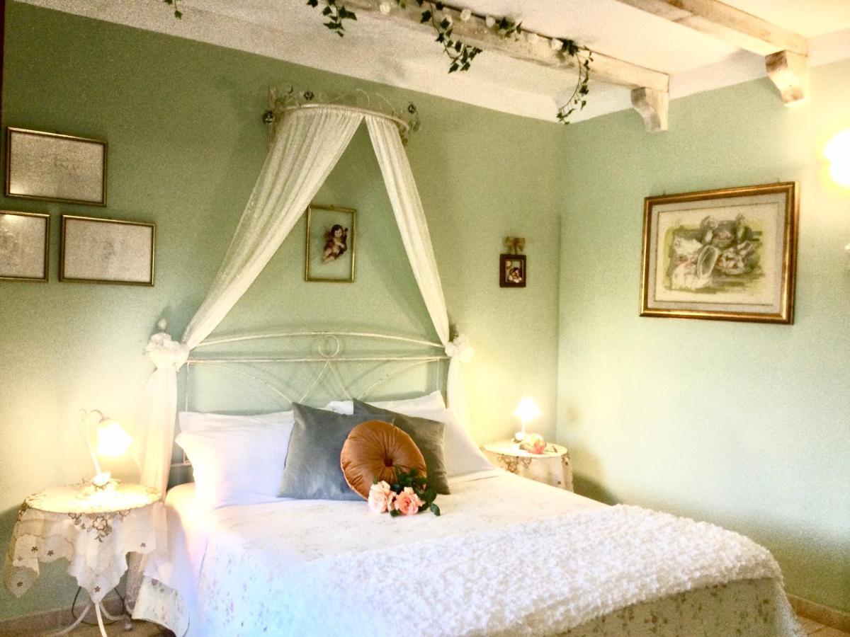 Mirella Charming Bed & Breakfast อัลเบโรเบลโล ภายนอก รูปภาพ