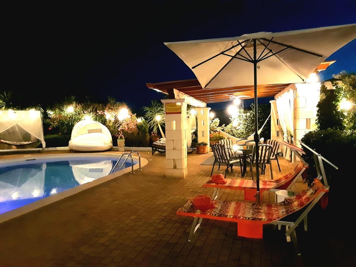 Mirella Charming Bed & Breakfast อัลเบโรเบลโล ภายนอก รูปภาพ