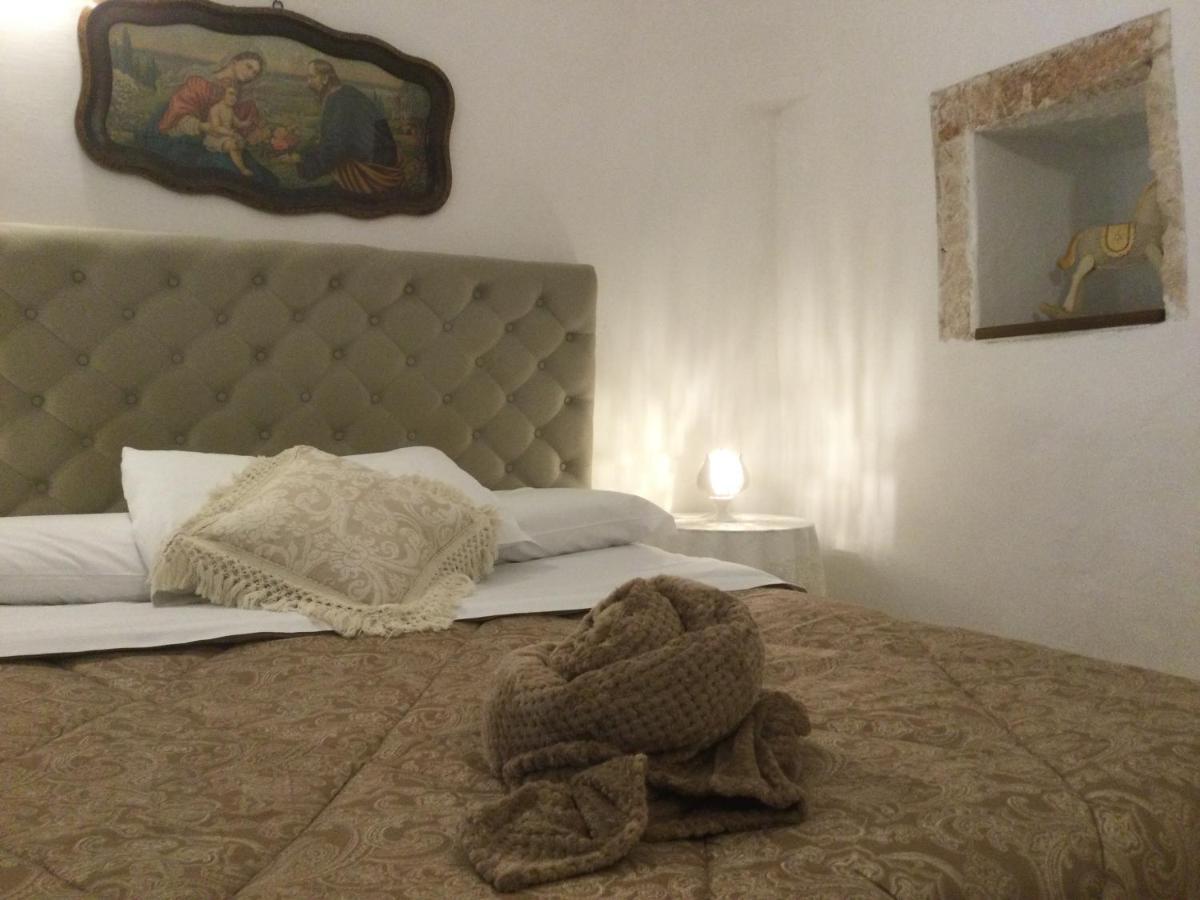 Mirella Charming Bed & Breakfast อัลเบโรเบลโล ภายนอก รูปภาพ