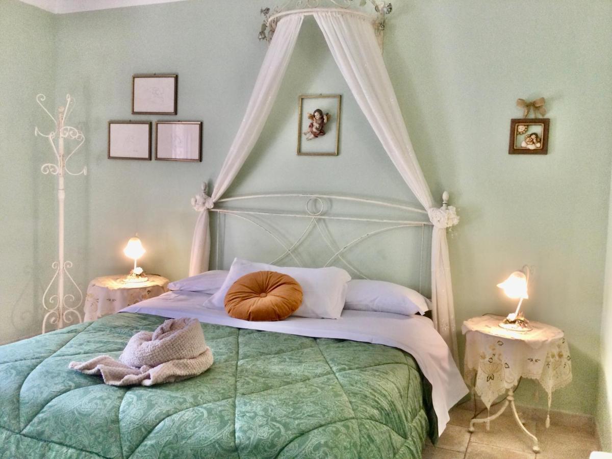 Mirella Charming Bed & Breakfast อัลเบโรเบลโล ภายนอก รูปภาพ
